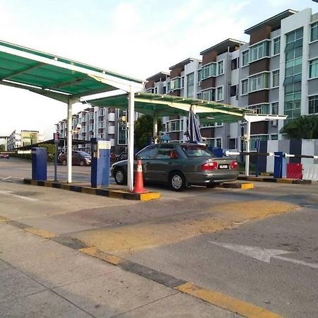 Donggongon Cybercity Ph1 Near Kkia By Family Homestay מראה חיצוני תמונה