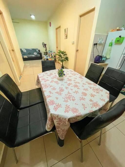 Donggongon Cybercity Ph1 Near Kkia By Family Homestay מראה חיצוני תמונה