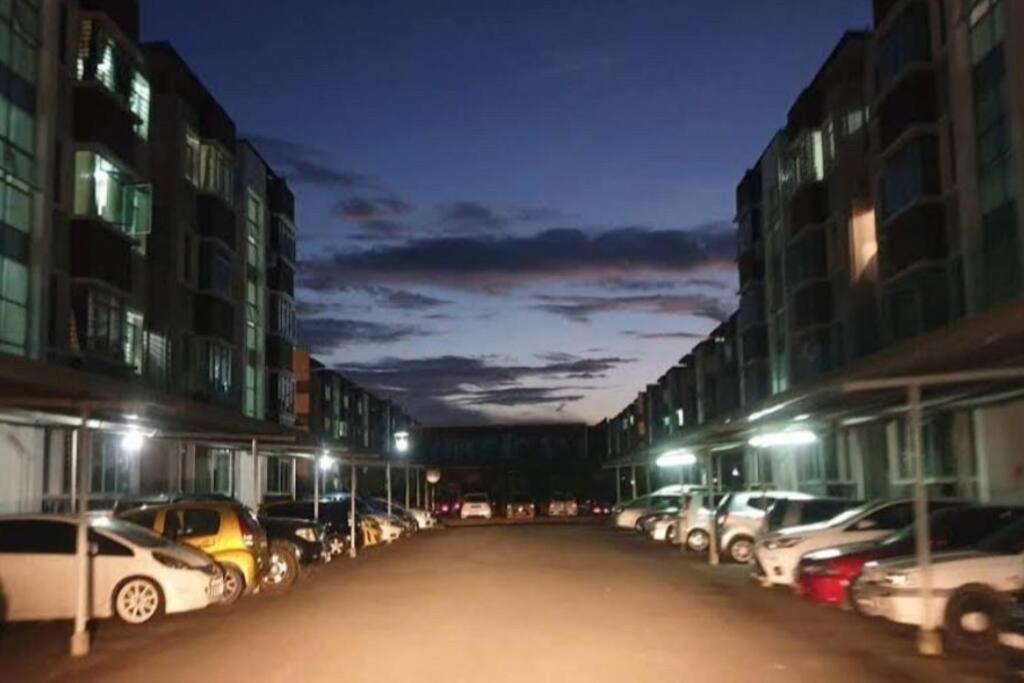 Donggongon Cybercity Ph1 Near Kkia By Family Homestay מראה חיצוני תמונה